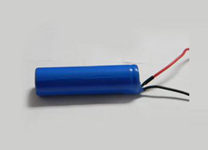 3.7V﮵